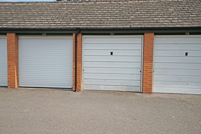Garage / Parking To Rent In Garage, Oyster Quay, PO6