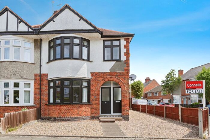 3 Bedroom Semi-Detached House For Sale In Ridgway Road, Leicester, LE2