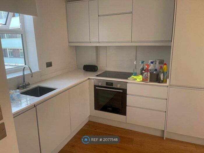 1 Bedroom Flat To Rent In St. Johns Road, London, SE20