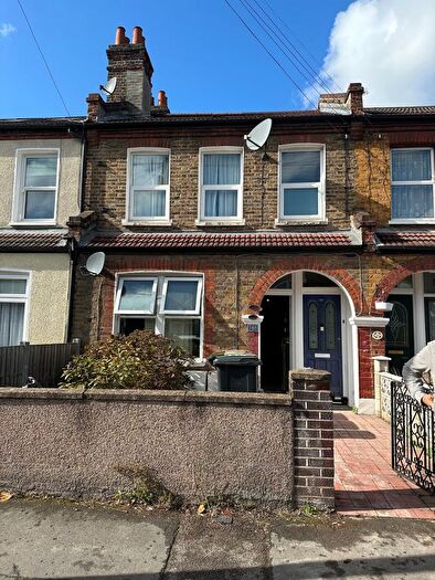 2 Bedroom Flat To Rent In Malyons Road, London, SE13