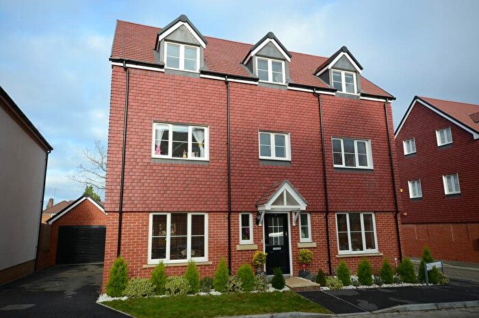 5 Bedroom Detached House To Rent In Westcroft Close, Earley, RG6