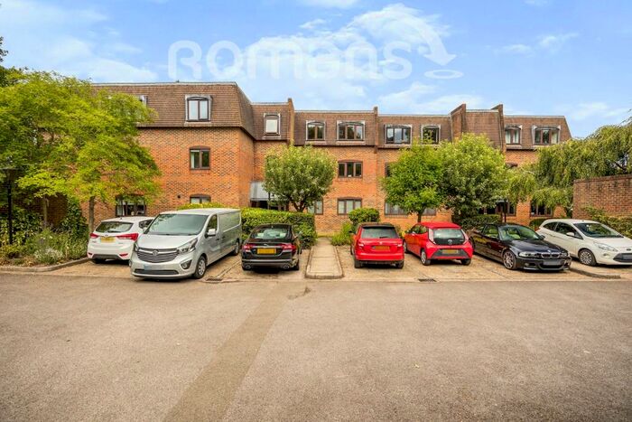 2 Bedroom Apartment To Rent In Romley Court, GU9