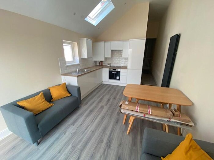 2 Bedroom Flat To Rent In Whitchurch Road, Cardiff, CF14