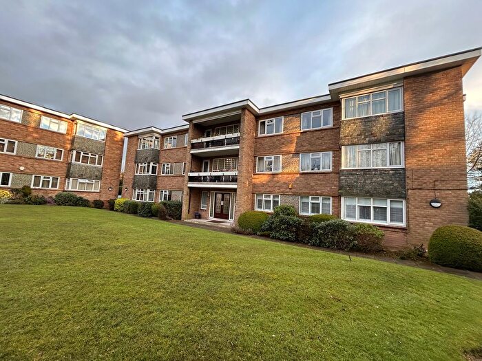 2 Bedroom Property To Rent In Four Oaks Road, Sutton Coldfield, B74