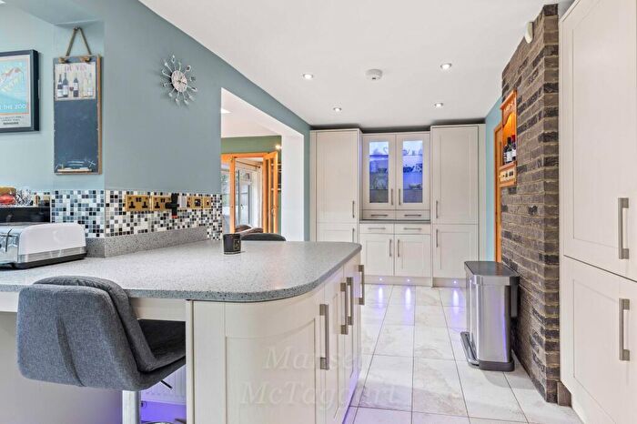 5 Bedroom Detached House For Sale In Newlands Park, Copthorne, RH10