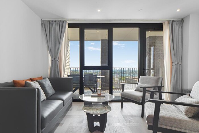 3 Bedroom Apartment To Rent In Boxwood Gardens, London Dock, E1W