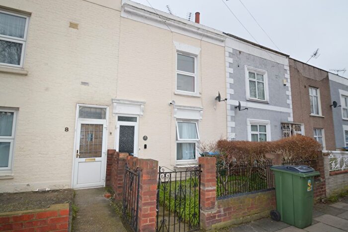 2 Bedroom Terraced House For Sale In Burrage Place, London, SE18