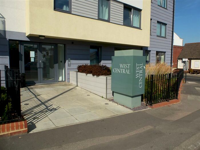 2 Bedroom Apartment To Rent In Stoke Road, Slough, SL2