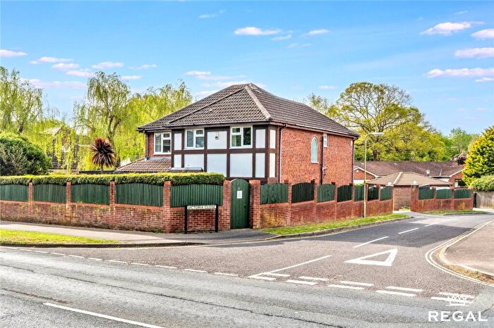 5 Bedroom Detached House For Sale In Victoria Close, Locks Heath, Southampton, SO31