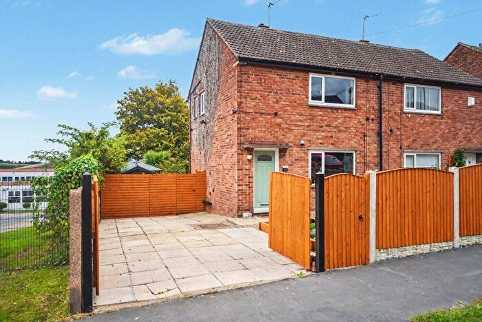 2 Bedroom Semi-detached House For Sale In Warmfield View, Wakefield, West Yorkshire, WF1