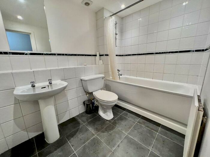 2 Bedroom Flat To Rent In Lion Court, The High Way, Wapping, E1W