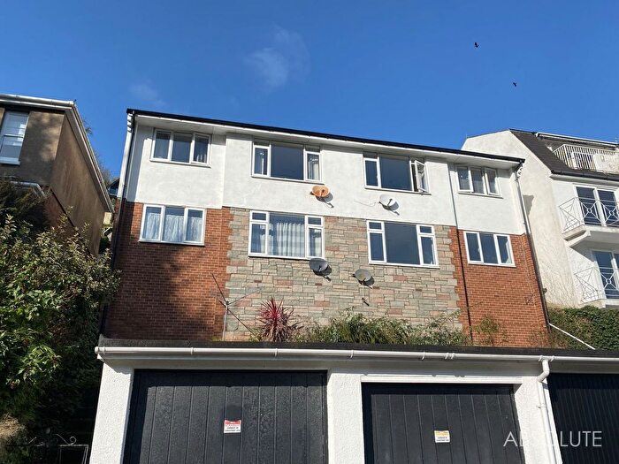 2 Bedroom Flat To Rent In Victoria Road, Victoria Court Victoria Road, TQ6