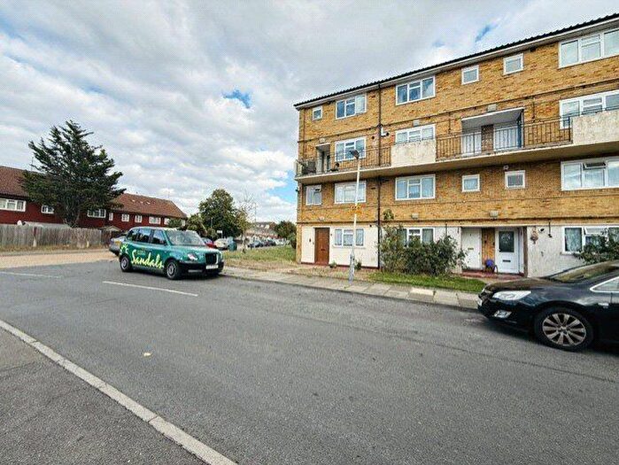 2 Bedroom Maisonette To Rent In Pemerich Close, Hayes, UB3