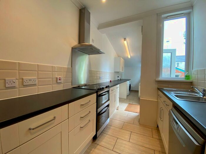 3 Bedroom House To Rent In Longspears Avenue, Cardiff, CF14