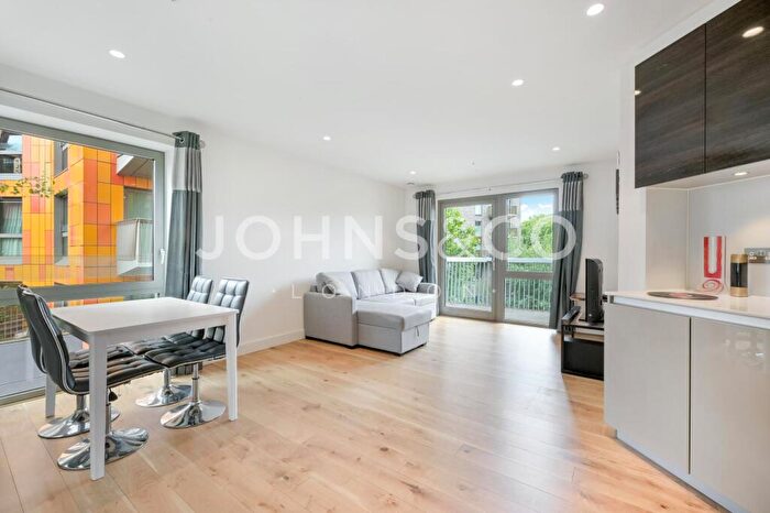 1 Bedroom Flat For Sale In Rathbone Market, Barking Road, Canning Town, E16