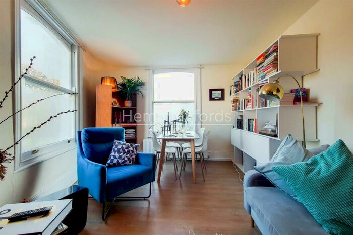 1 Bedroom Apartment To Rent In Newington Green Road, London, N1