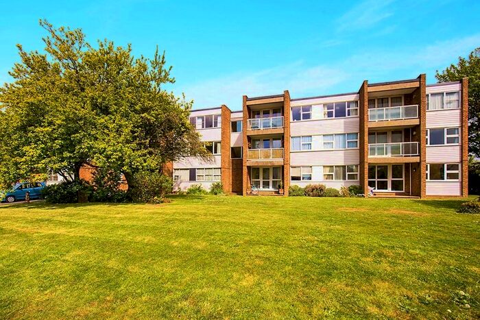 2 Bedroom Flat To Rent In Littlehampton Road, Worthing, West Sussex, BN13