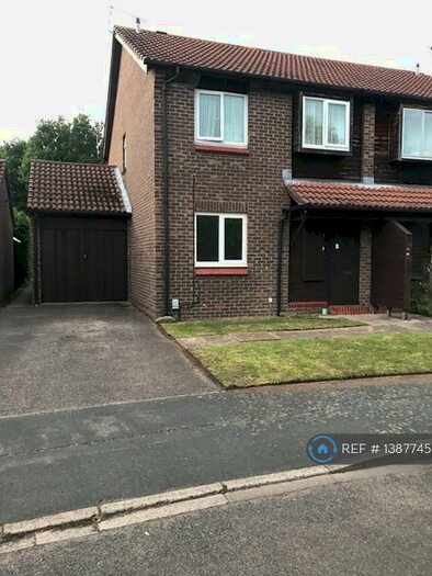 1 Bedroom Maisonette To Rent In Willowmead Close, Woking, GU21