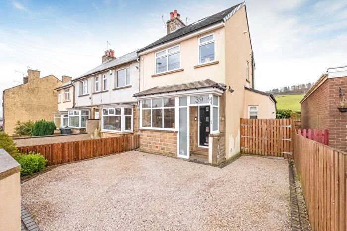 3 Bedroom End Of Terrace House For Sale In Hazel Grove, Linthwaite, Huddersfield, HD7