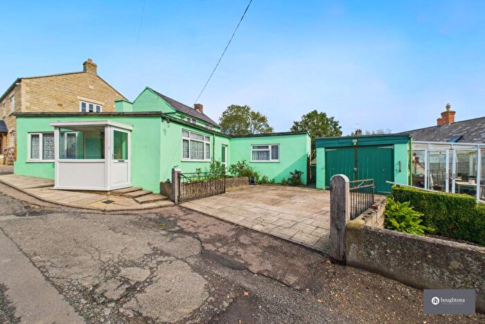 2 Bedroom Cottage For Sale In Grove Lane, Weston, NN12