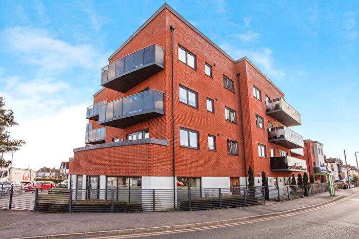 2 Bedroom Flat For Sale In Elmtree Lodge, Cranleigh Drive, Leigh-On-Sea, Essex, SS9