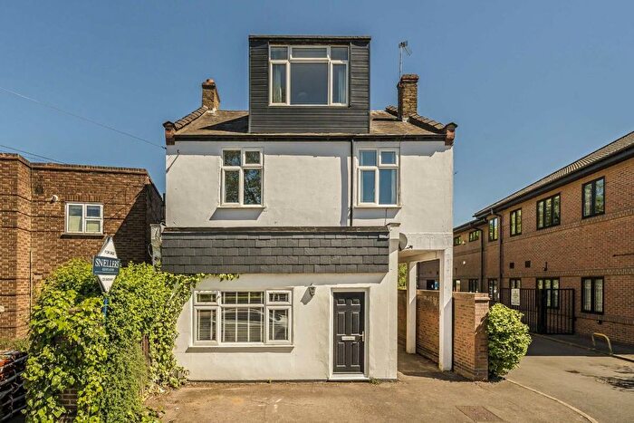 3 Bedroom Flat For Sale In Waldegrave Road, Teddington, TW11