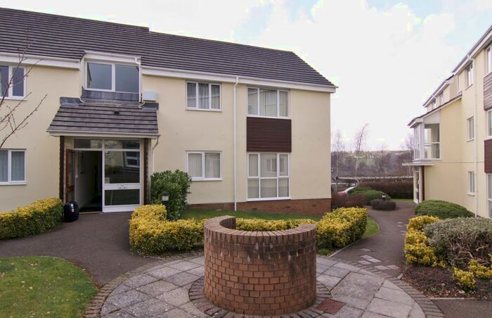 2 Bedroom Flat To Rent In Abbeyford Court, Okehampton, EX20