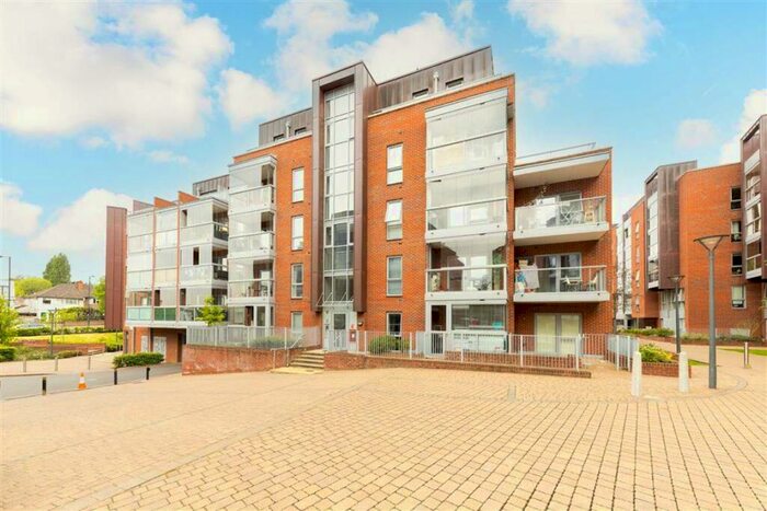 1 Bedroom Flat To Rent In Wilkinson Close, Cricklewood, NW2