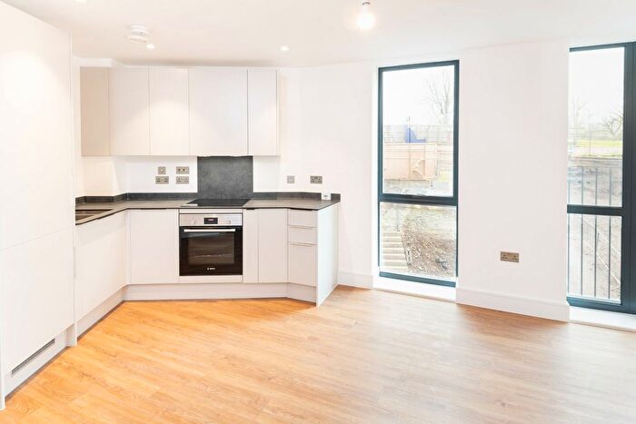 2 Bedroom Flat To Rent In Cavenham Court, Bristol, BS5