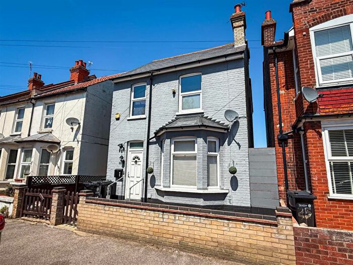 3 Bedroom Detached House For Sale In Harrow Road, Clacton-on-sea, Essex, CO15