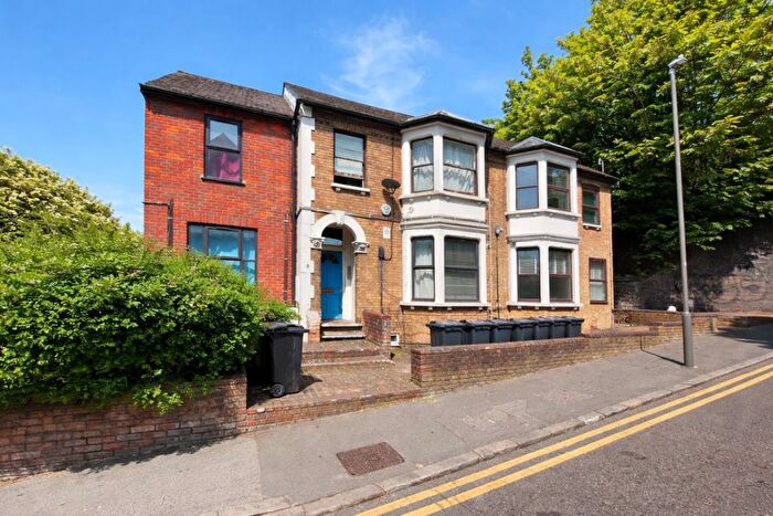 1 Bedroom Flat To Rent In Priory Road, HP13