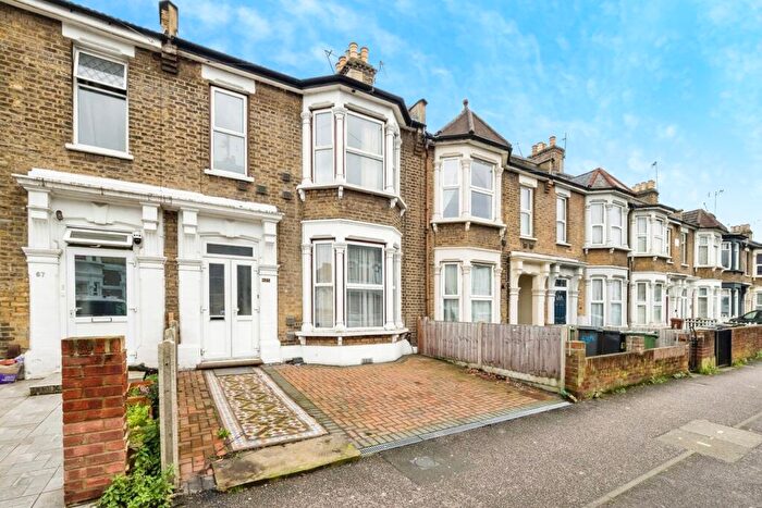 4 Bedroom Terraced House For Sale In Grove Green Road, Leyton, London, E11