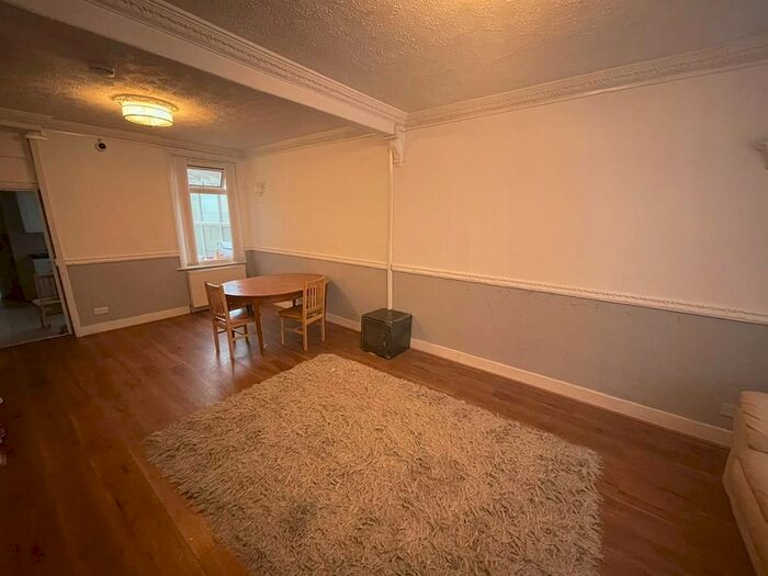 3 Bedroom End Of Terrace House To Rent In Clacton Road, London E6