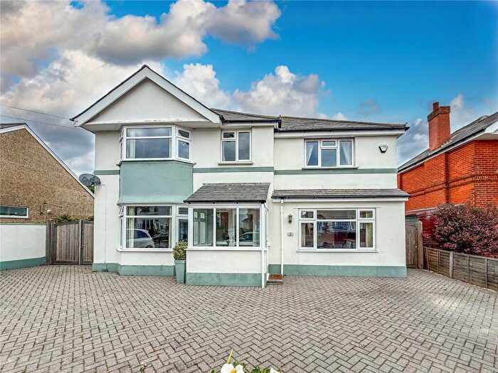 5 Bedroom Detached House For Sale In Kings Avenue, Christchurch, Dorset, BH23
