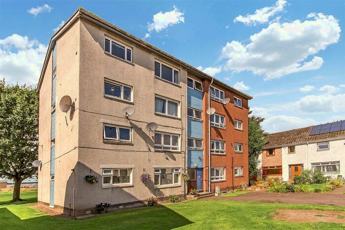 2 Bedroom Flat To Rent In Eriskay Place, Perth, PH1