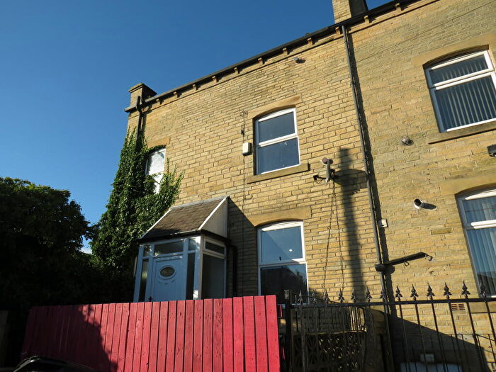 3 Bedroom House To Rent In Westfield Place, Halifax, HX1