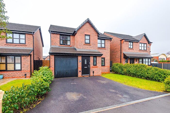 4 Bedroom Detached House For Sale In Railway Road, Horwich, Bolton, BL6