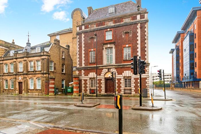 1 Bedroom Flat For Sale In Neptune Way, Southampton, Hampshire, SO14