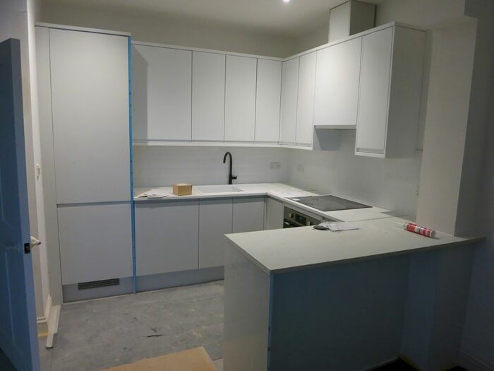 2 Bedroom Flat To Rent In Ewell Road, Surbiton, KT6