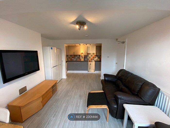 5 Bedroom Maisonette To Rent In Meldon Terrace, Newcastle Upon Tyne, NE6