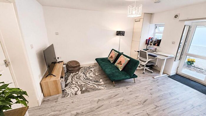 1 Bedroom Flat For Sale In Summer Hill, Totterdown, BS4