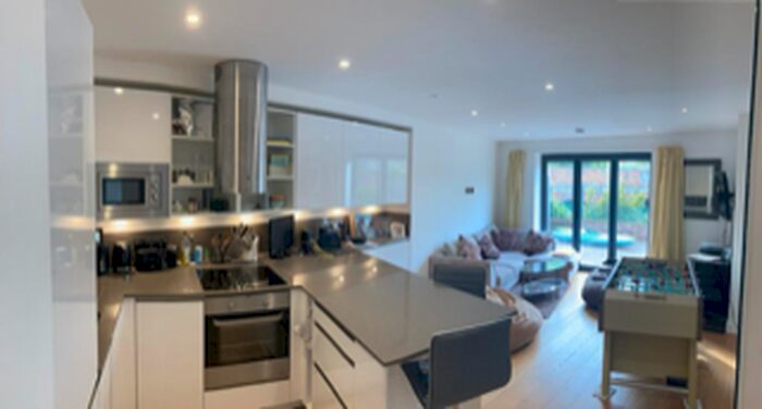 1 Bedroom Flat To Rent In Flambard Way, Surrey, Godalming, GU7