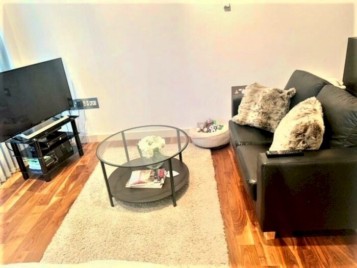 Apartment To Rent In The Edge, Salford, M3