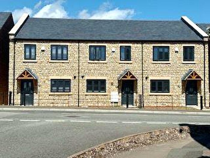 3 Bedroom Terraced House To Rent In High Street, Flore, NN7