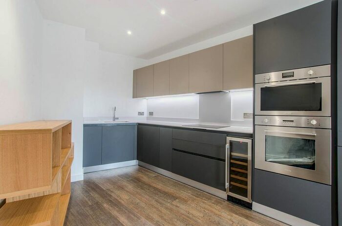 1 Bedroom Flat To Rent In Thomas York House, Woolwich, London, SE18