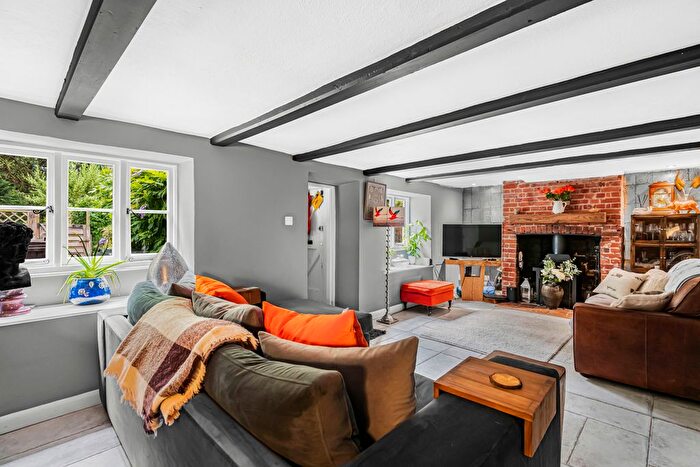 3 Bedroom Terraced House For Sale In Victoria Road, Wargrave, RG10