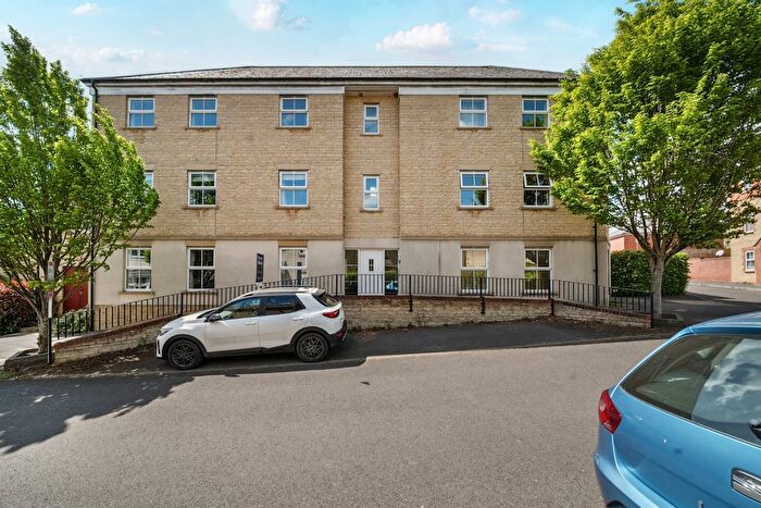 2 Bedroom Flat For Sale In Russ Avenue, Faringdon, Oxfordshire, SN7