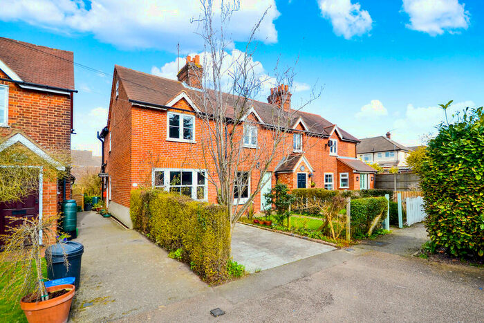 2 Bedroom End Of Terrace House To Rent In Priests Lane, Shenfield, CM15