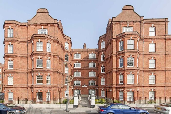 2 Bedroom Flat To Rent In Queen's Club Gardens, Barons Court, W14