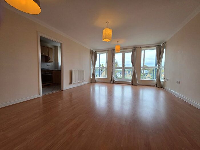 2 Bedroom Flat To Rent In Sparkes Close, Bromley, BR2